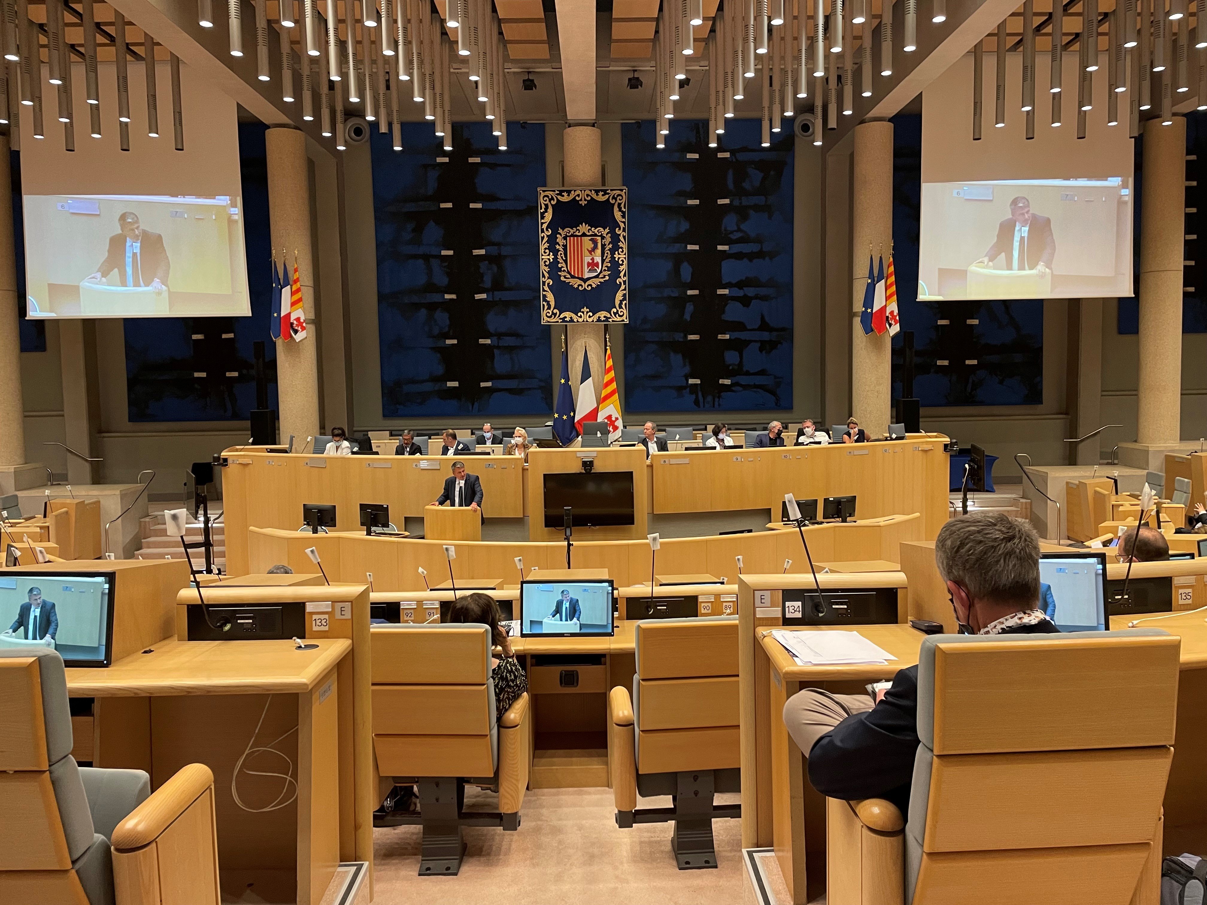 AG decentralisee 69443618d6f040.43330081.jpg