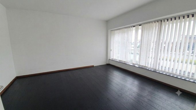 bureau 2