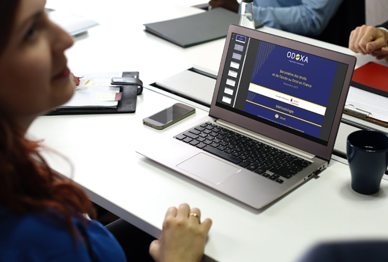 Baromètre CNB sur l'Accès au droit consulté depuis un ordinateur portable
