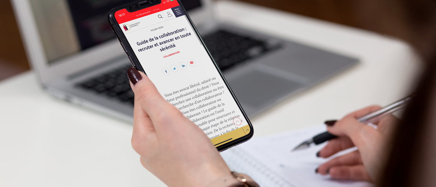 Avocate consultant le guide collaboration du CNB sur son smartphone
